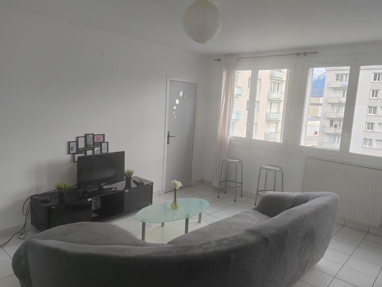 Une Chambre Dans Appartement Partage, Grenoble A 8 Min Du Centre-Ville エクステリア 写真